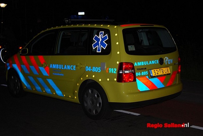 Traumaheli assisteert ambulance te Lemelerveld - Foto: Robin Duteweerd