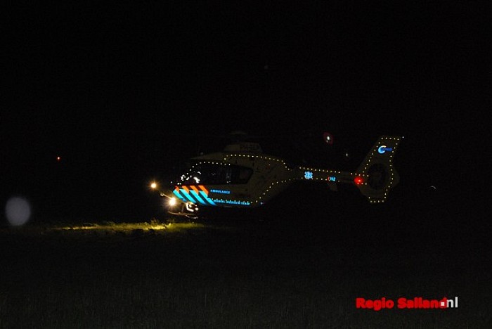 Traumaheli assisteert ambulance te Lemelerveld - Foto: Robin Duteweerd